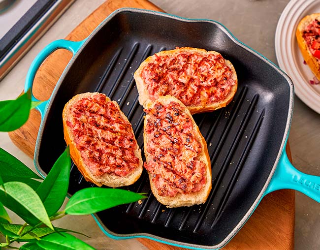 Receita de Choripan na grelha quadrada Le Creuset